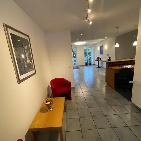 Hotell Quellenpark 3*