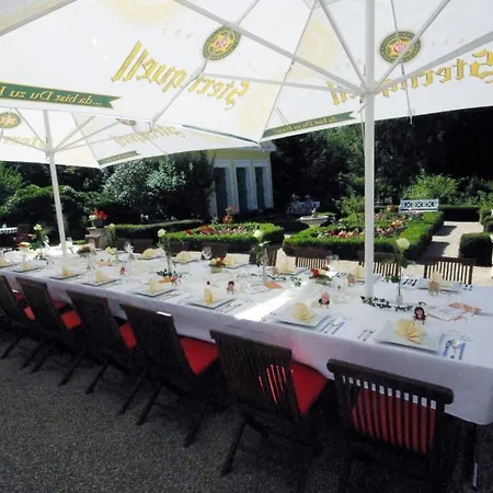 Hotell Quellenpark 3*