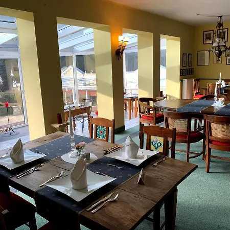 Quellenpark فندق باد إلستر